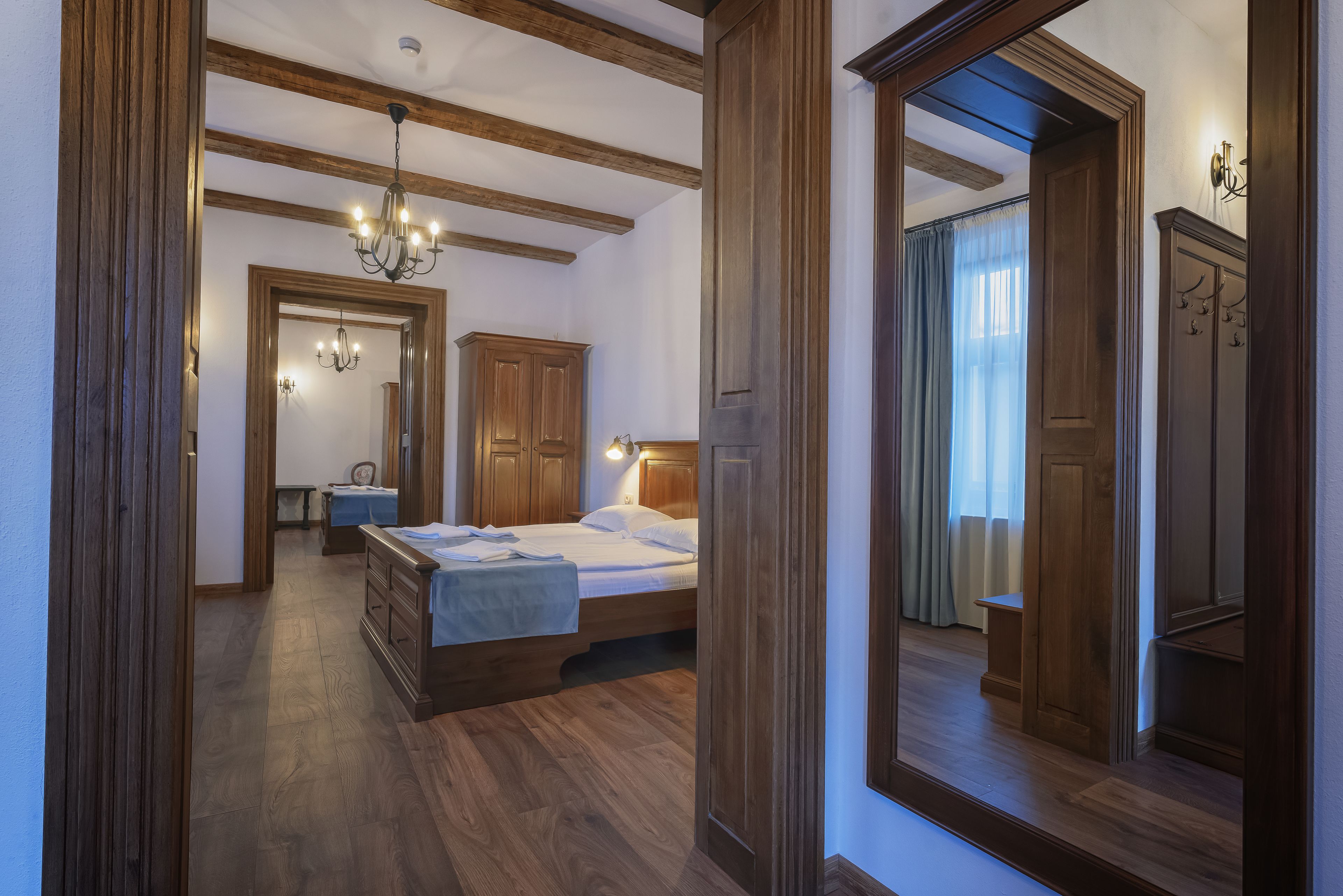 1 bedroom, hypo-allergenic bedding, minibar, in-room safe