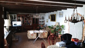 Interior detail - Cuevaalegria (Guadix)
