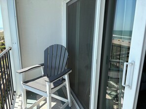 Property grounds - Stunning ocean front condo with an extraordinary view of the Fabulous Boardwalk! (Carolina Beach)
