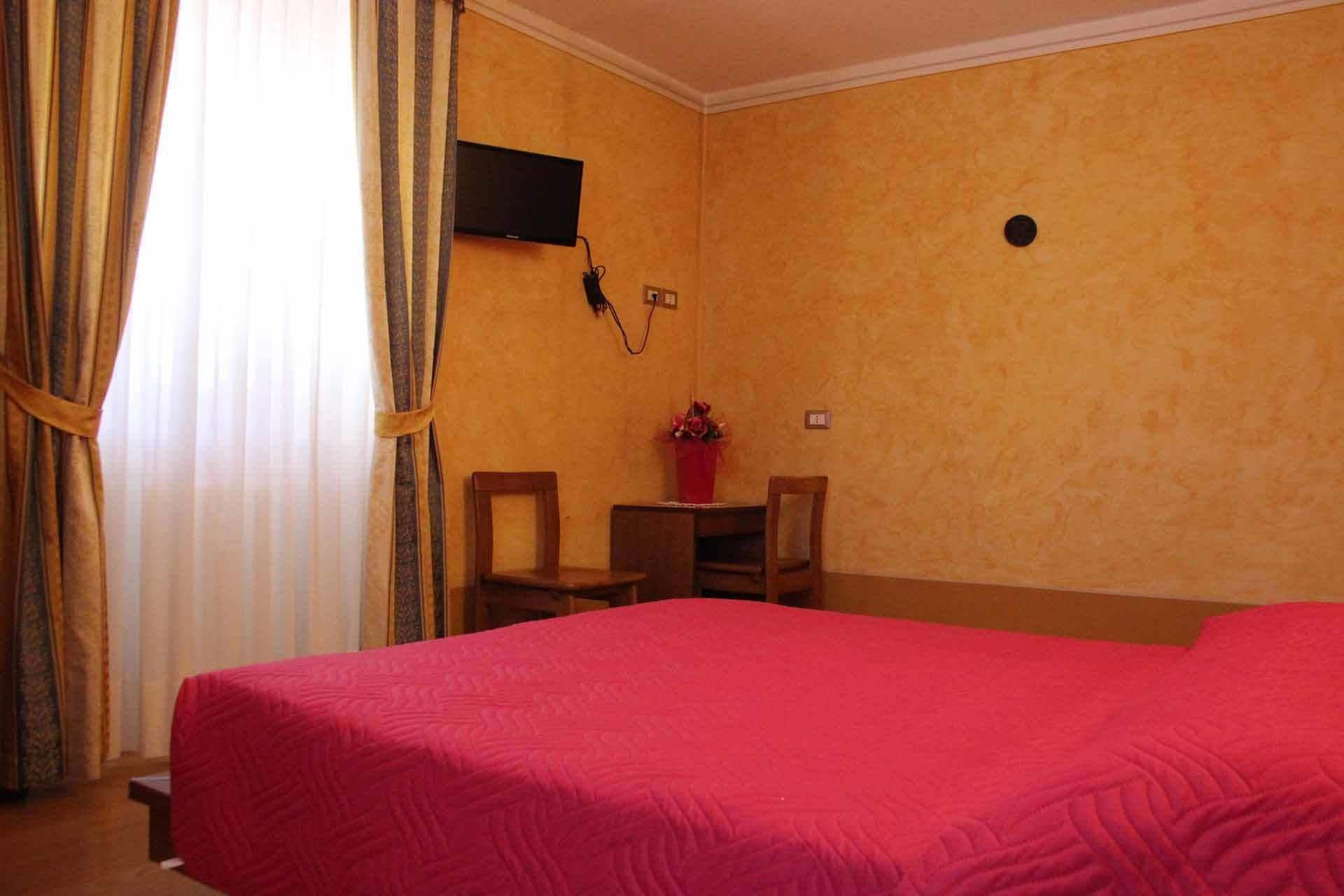 Standard Double Room | Desk, free WiFi