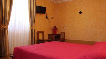 Standard Double Room | Desk, free WiFi