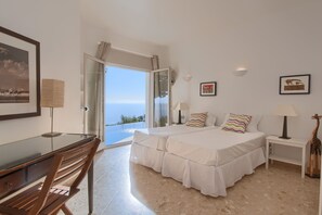5 bedrooms, in-room safe, desk, iron/ironing board - Large, Luxury Villa, Sea Views, Heated Pool in Begur, Costa Brava (La Borna)