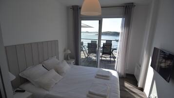 3 chambres, fer et planche à repasser, Wi-Fi, draps fournis