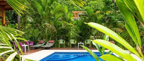 2 Außenpools, Liegestühle