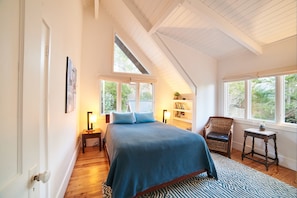 4 habitaciones, tabla de planchar con plancha, cuna de viaje y wifi