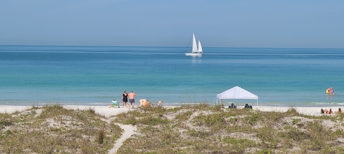 Beachfront Cottages PATIO at Beautiful Sandy Shores on Gulf of America