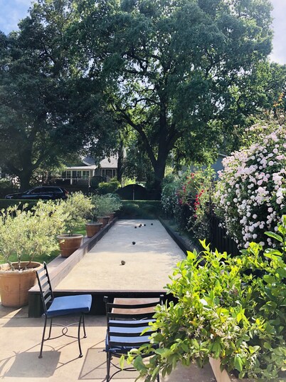 Downtown St. Helena retreat with pool, bocce ball and privacy. Permit #PL23-019