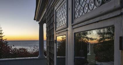 PRIVATE OCEANFRONT RETREAT - enjoy the peace and quiet of an historic Maine home
