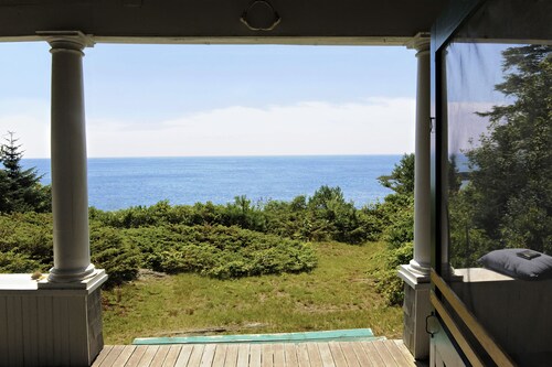 PRIVATE OCEANFRONT RETREAT - enjoy the peace and quiet of an historic Maine home