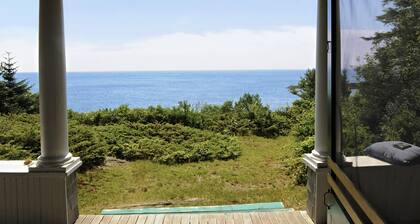 PRIVATE OCEANFRONT RETREAT - enjoy the peace and quiet of an historic Maine home