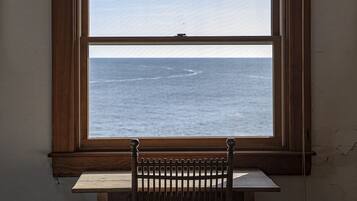 3 Schlafzimmer, Schreibtisch, Bügeleisen/Bügelbrett, WLAN