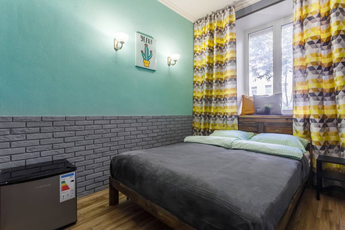 Premium bedding, free WiFi
