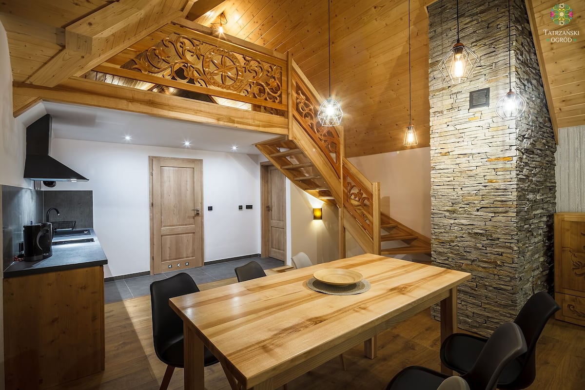 Casa Deluxe, 2 habitaciones, para no fumadores, junto a la montaña | Insonorización, tabla de planchar con plancha y cunas gratuitas