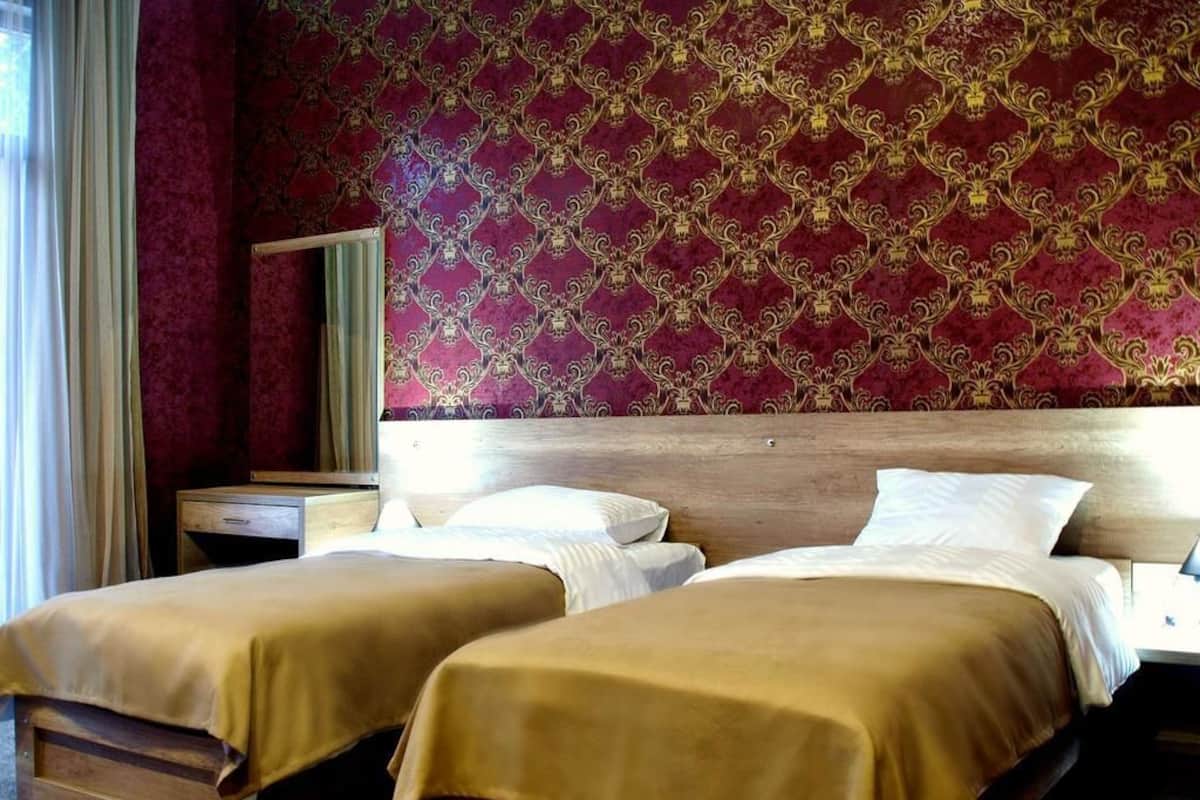 Standard Twin Room | 1 bedroom, premium bedding, in-room safe, desk