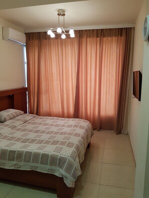 1 bedroom, premium bedding, Select Comfort beds, iron/ironing board - Hotel 999 (Tbilisi)