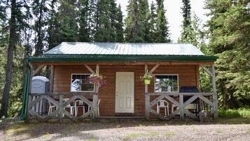 Comfort Cabin, 2 Double Beds, Lake View, Lakeside | Terrace/patio