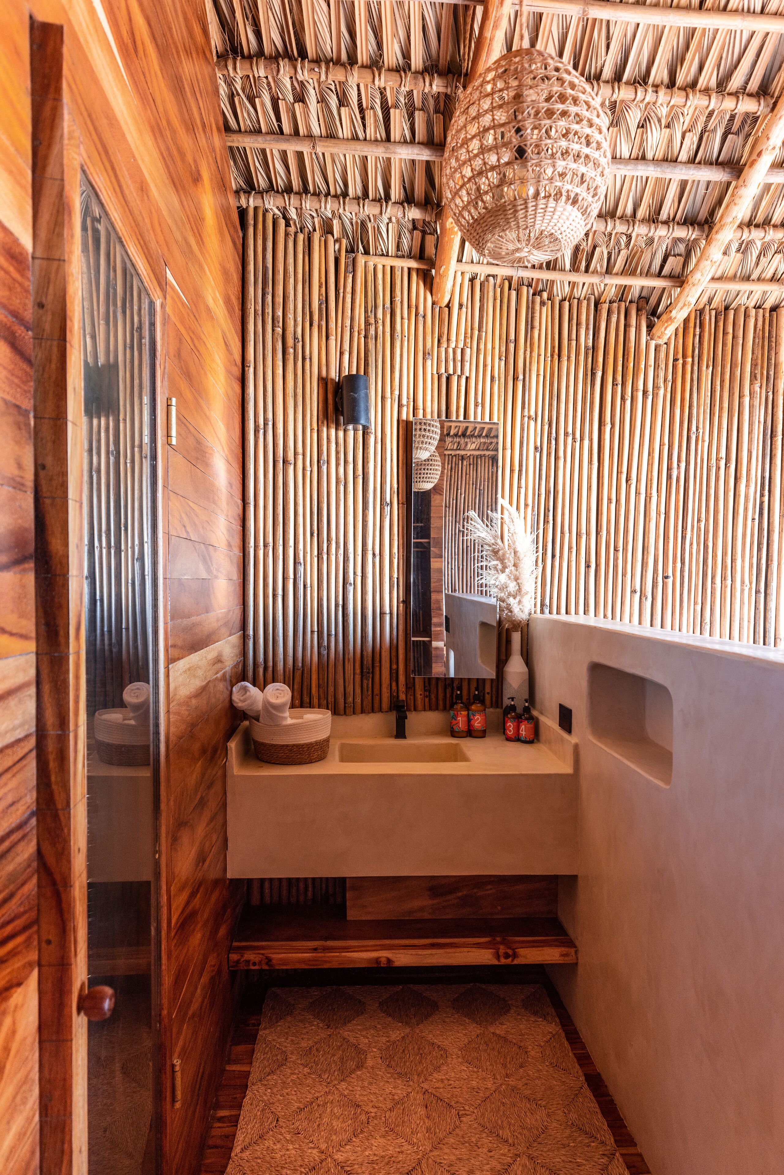 shower, rainfall showerhead, free toiletries, hair dryer