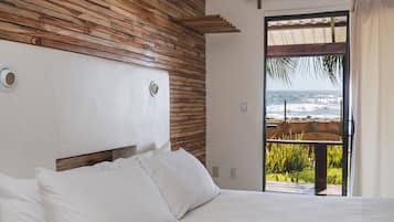 Luxe bungalow | Luxe beddengoed, een minibar, een kluis op de kamer, beddengoed