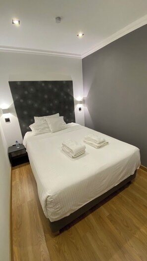 1 bedroom, premium bedding, minibar, in-room safe