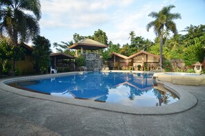 Outdoor pool - Zacona Eco-Resort and Biblical Garden (San Pablo)