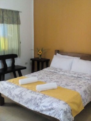 Chambre Deluxe, salle de bains privée, en bord de piscine