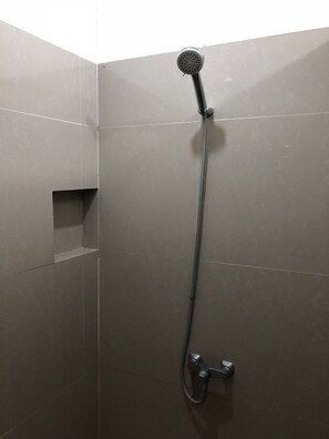 Dusche im Bad