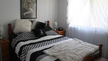 2 bedrooms, individually decorated, individually furnished, desk