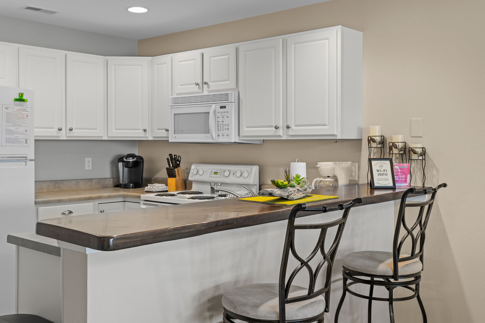 冰箱、微波炉、烤箱、炉灶