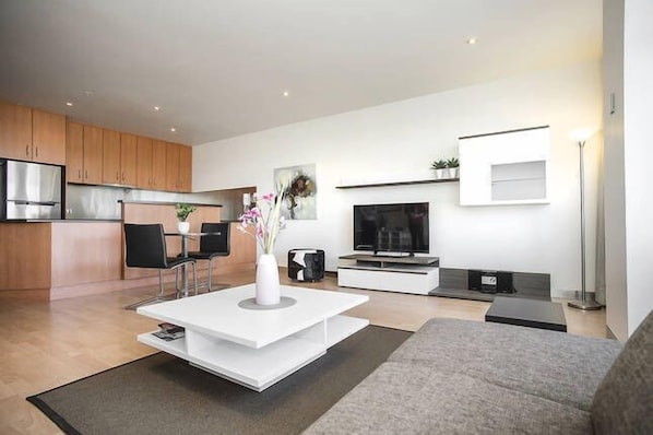 Smart TV, DVD player, stereo