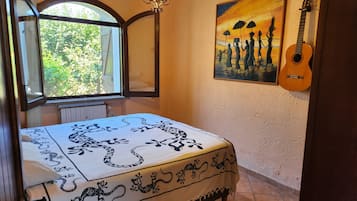 3 Schlafzimmer, Schreibtisch, BĂŒgeleisen/BĂŒgelbrett, kostenloses WLAN