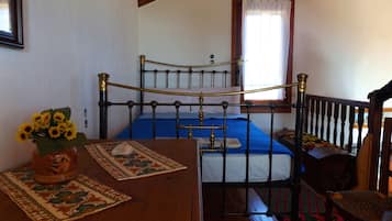 1 chambre, fer et planche à repasser, accès Internet, draps fournis