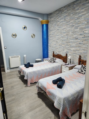 3 bedrooms, iron/ironing board, free WiFi, bed sheets