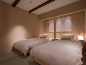 Ropa de cama de alta calidad y tabla de planchar con plancha 