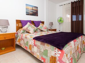 1 chambre, fer et planche à repasser, accès à Internet, literie fournie