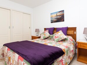 1 chambre, fer et planche à repasser, accès Internet, draps fournis