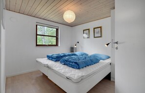 3 bedrooms, travel crib, free WiFi