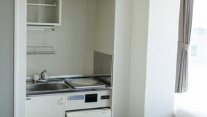 Fridge, stovetop - Zenroku Hotel Kanazawa (Kanazawa)