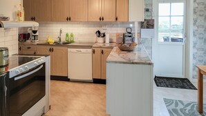 茶具/咖啡用具、冰箱、微波炉、炉灶