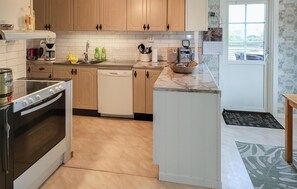 Fridge, stovetop, dishwasher, coffee/tea maker - Beautiful home in Ed with kitchen (Ed)