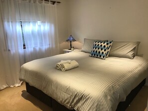 5 多间卧室、高档床上用品、熨斗/熨衣板、旅行婴儿床