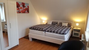 3 makuuhuonetta, äänieristys, silitysrauta/-lauta, ilmainen Wi-Fi