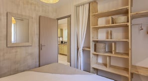 1 bedroom, iron/ironing board, travel cot, WiFi