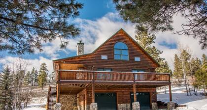 Enjoy Peace & Wildlife- Stunning Log Home w/ Mountain Views! Pagosa Springs, Co
