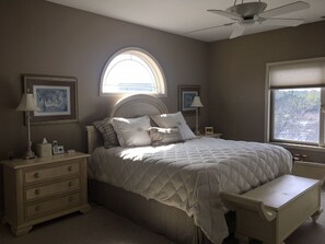 5 bedrooms, internet, bed sheets - 5 Bed/ 3.5 bath home, Gated Community, Beach Access, Community Pool, and more (Bethany Beach)