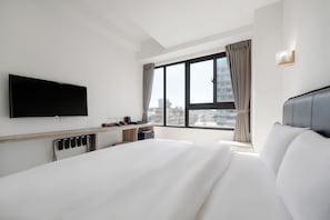 Standard Double Room | Premium bedding, pillowtop beds, desk, laptop workspace - CHECK inn Express Taichung Fuxing (Taichung)