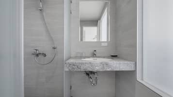 Superior-Doppelzimmer | Waschbecken im Bad