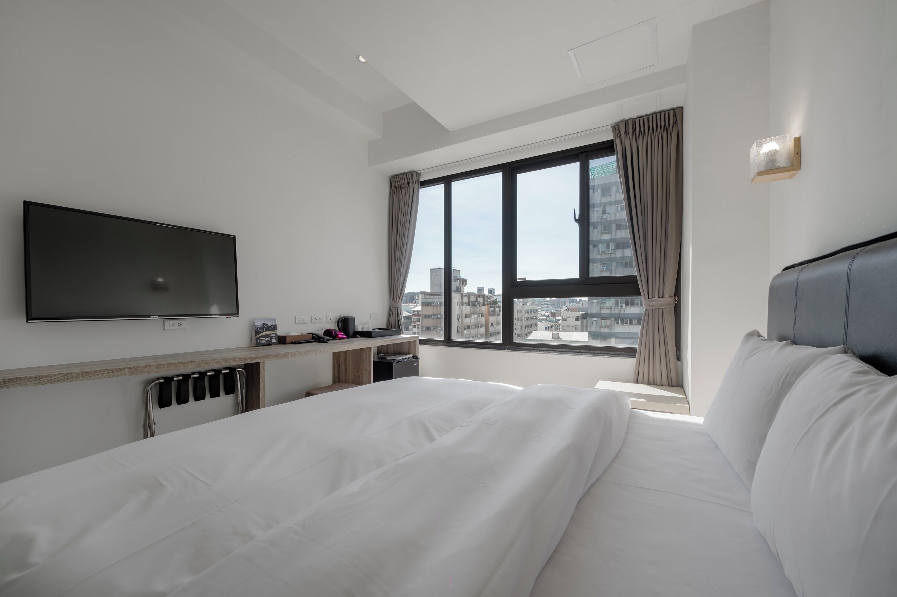 Standard Double Room | Premium bedding, pillowtop beds, desk, laptop workspace