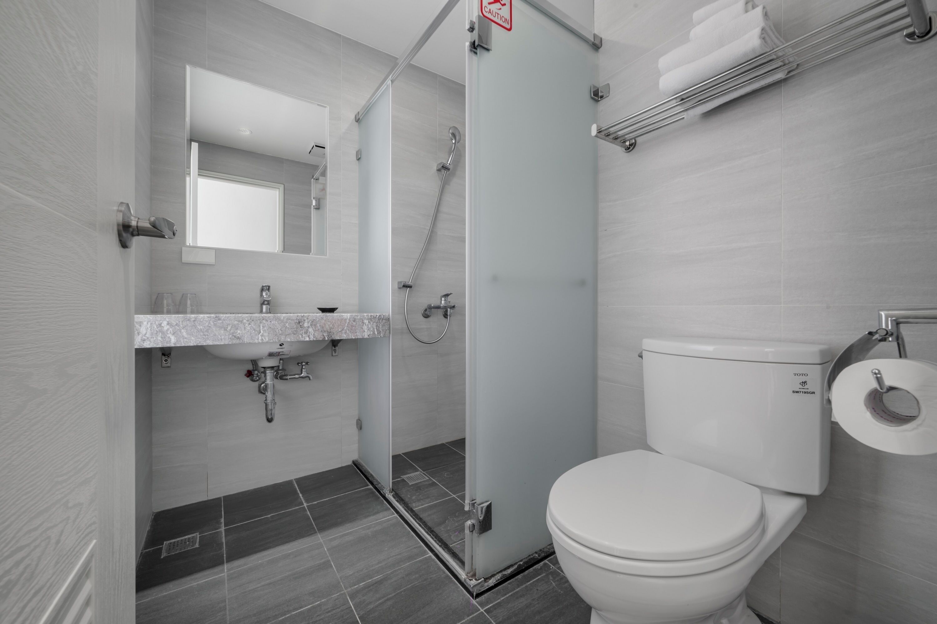 standard double room | bathroom | shower, rainfall showerhead, hair dryer, bidet