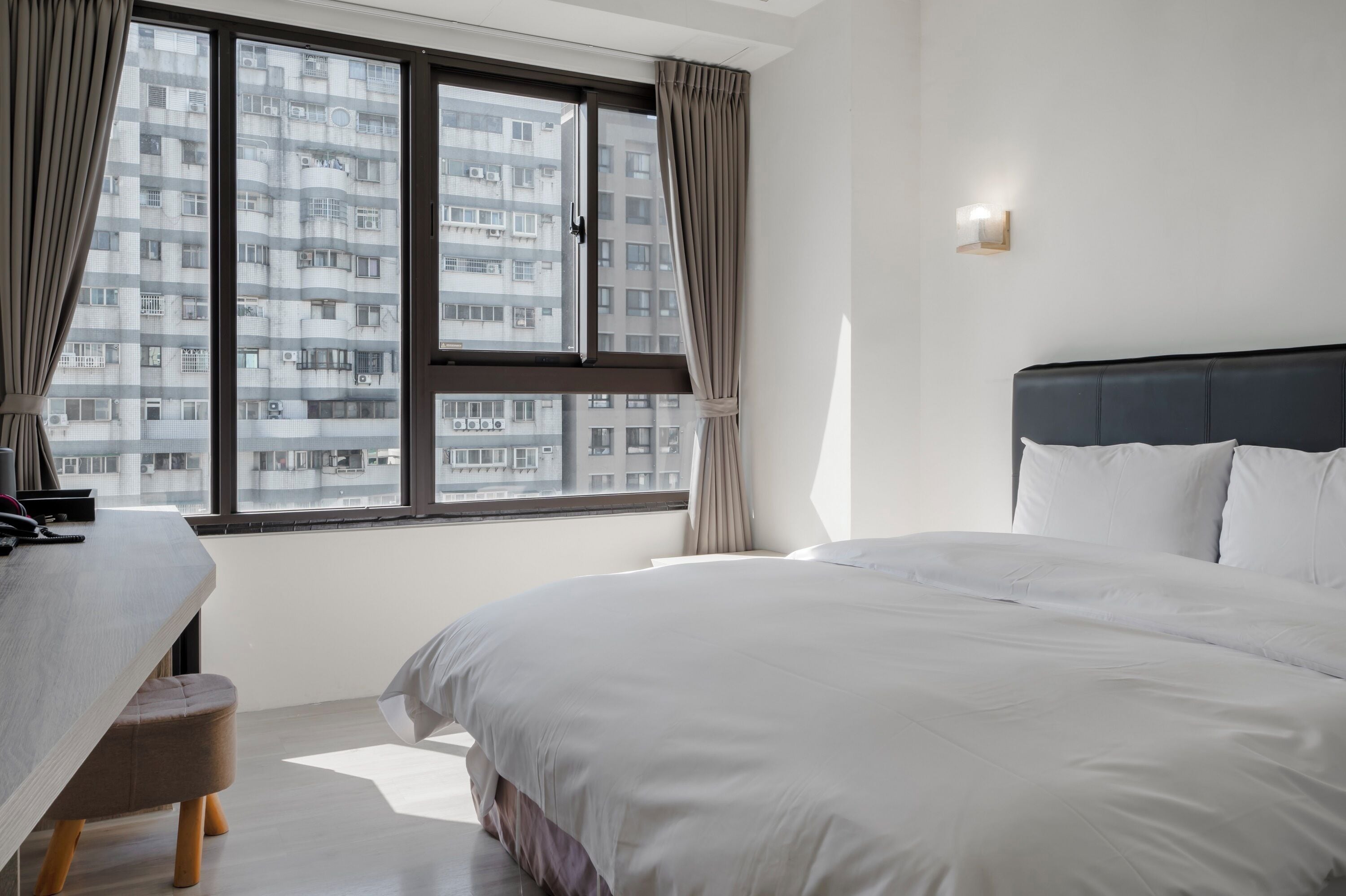 standard double room | premium bedding, pillow-top beds, blackout curtains, soundproofing