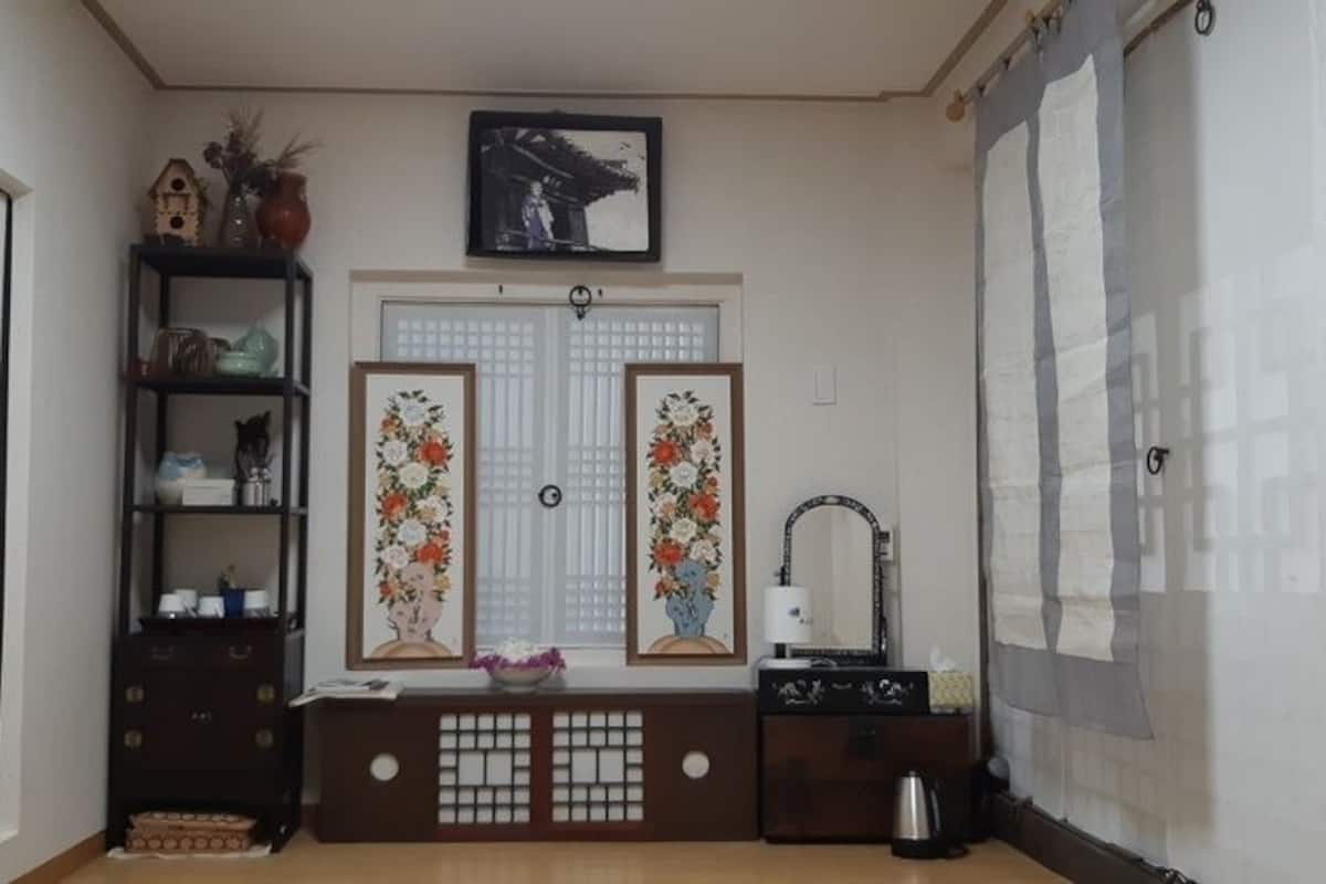 Chambre (Myungwollusil)